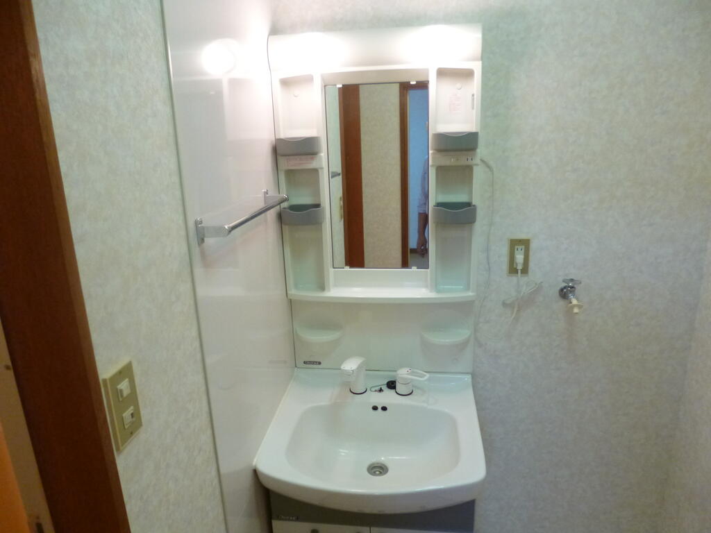 洗面設備　シャワー付洗面台