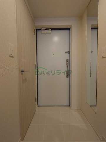 玄関　コンフォリア東新宿※他のお部屋の参考写真となります