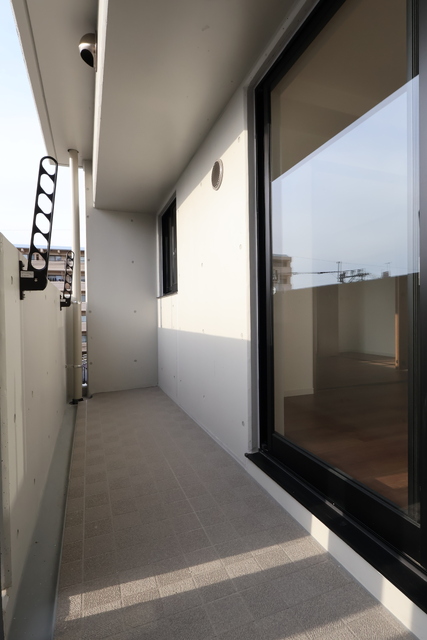 バルコニー　※現在建築中　３０１号室モデルルームの写真です