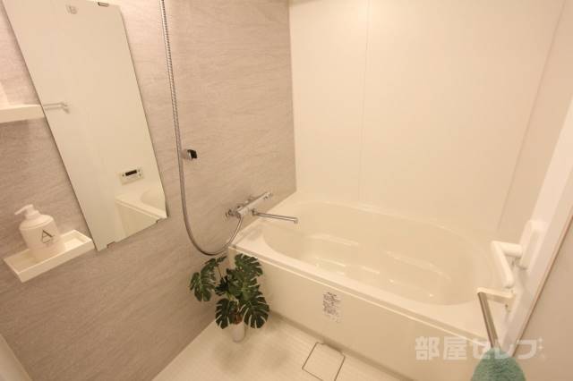 バス・シャワールーム　おしゃれな壁です