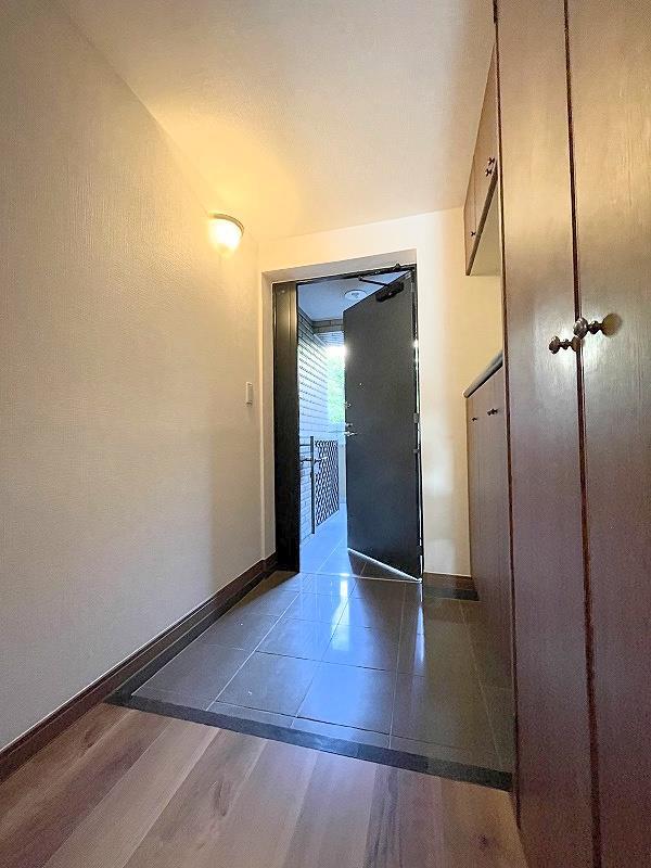 玄関　玄関内側