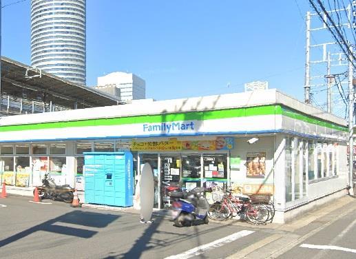 コンビニ　ファミリーマート港北篠原町店（コンビニ）まで256m