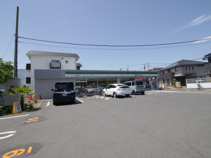 コンビニ　ファミリーマート楠葉中町店（コンビニ）まで444m