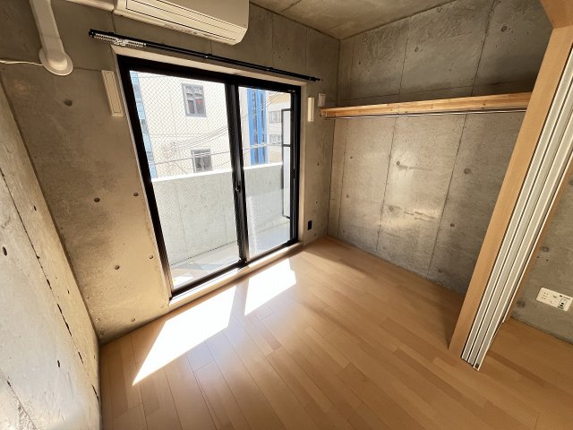 その他部屋・スペース　広くて明るい寝室