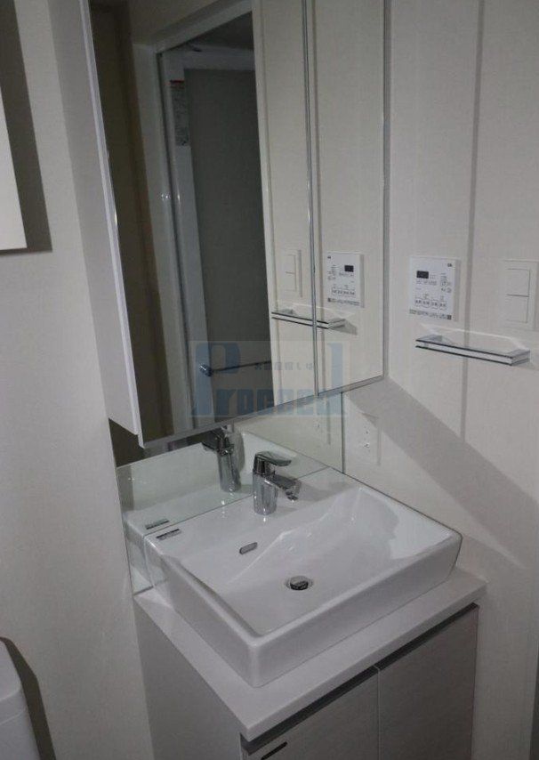 洗面設備　うれしい独立洗面台！