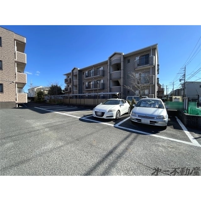 駐車場　駐車場