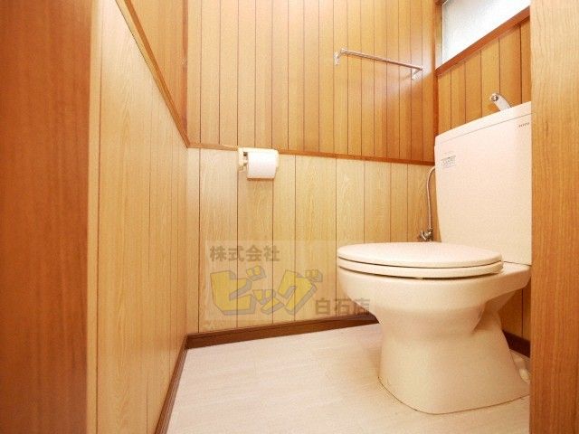 トイレ　ウォシュレットは各自で取り付け可能です♪