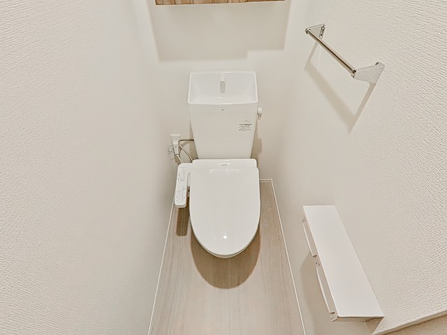 トイレ　※写真は同タイプ住戸です。