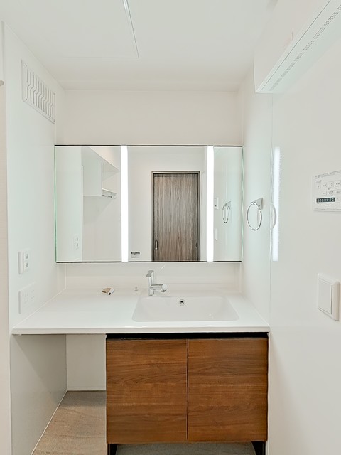 洗面設備　※写真は同タイプ住戸です。