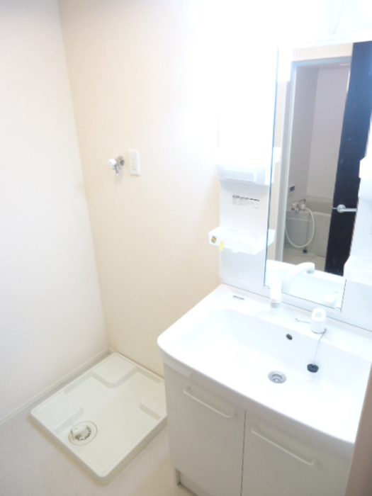 洗面設備　写真は類似です。