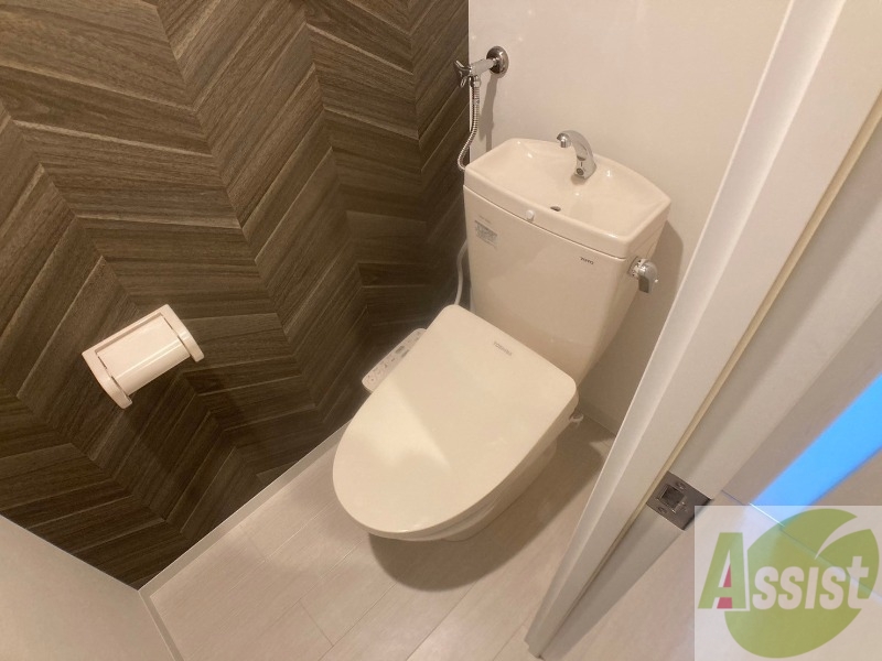 トイレ　シャワートイレになっているので快適です！