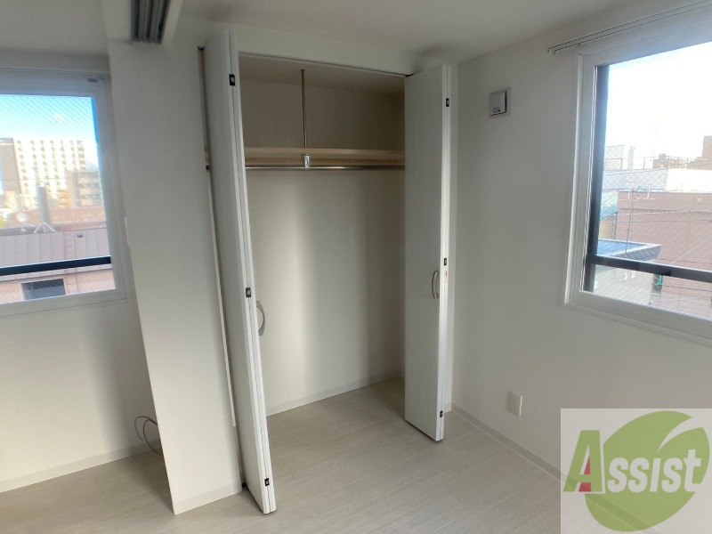 収納　こちらには収納スペースがあります。あると便利ですね！