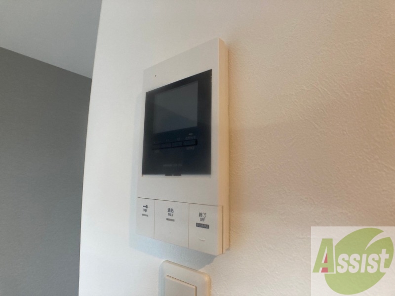 セキュリティ　モニタ付インターホンです。セキュリティ面も安心ですね！