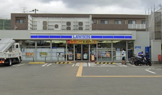 コンビニ　ローソン箕面萱野１丁目店（コンビニ）まで599m