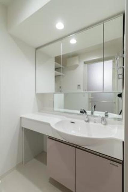 洗面設備　※写真は同タイプ住戸です。