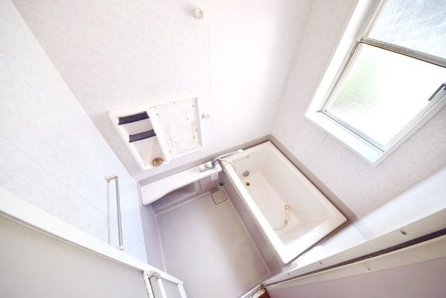 バス・シャワールーム　※別部屋参考写真