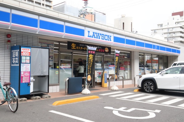 コンビニ　ローソン（コンビニ）まで500m