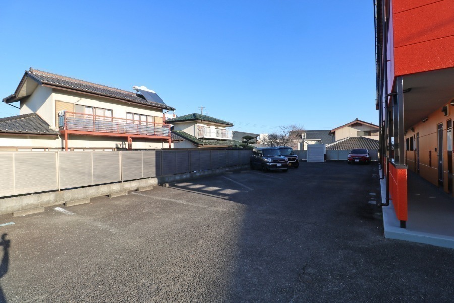 駐車場　駐車場