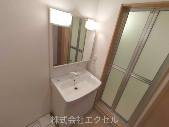洗面設備　独立洗面台です
