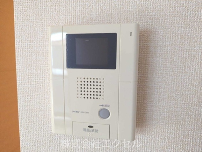 セキュリティ　モニター付きドアホンで安心です。