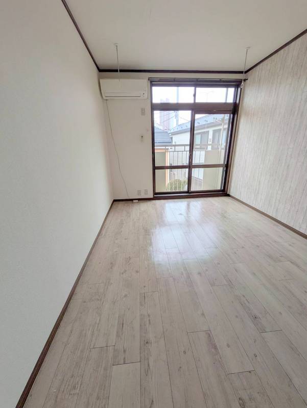 居室・リビング　★明るいフローリングのお部屋です★