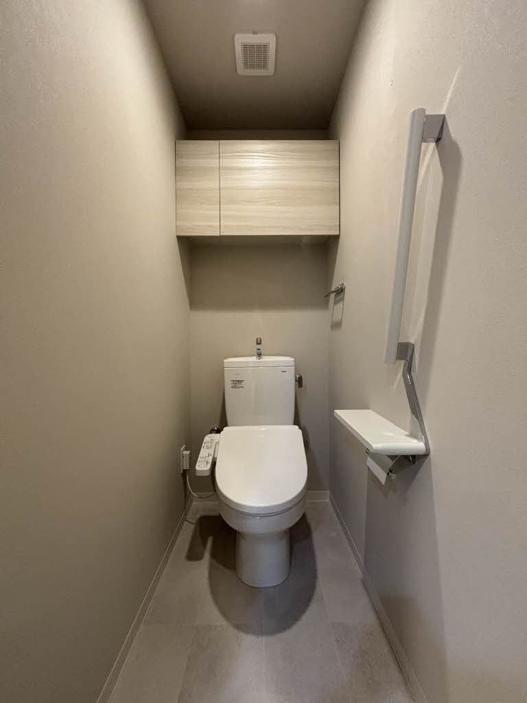 その他部屋・スペース　温水洗浄便座採用のトイレです。