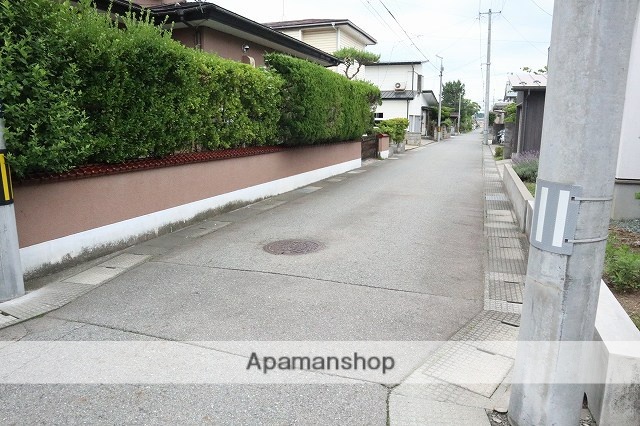 その他　前面道路（その他）まで0m