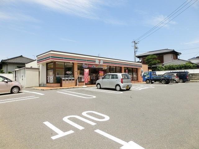 コンビニ　セブンイレブン八幡楠木店（コンビニ）まで250m