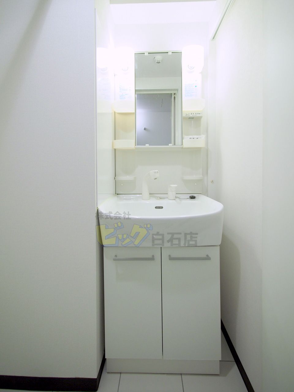 洗面設備　シャンプードレッサー完備♪