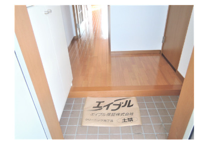 玄関　※別号室参考写真です