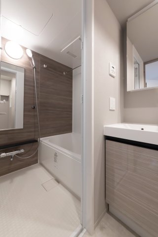 バス・シャワールーム　お風呂で日々の疲れを落としましょう