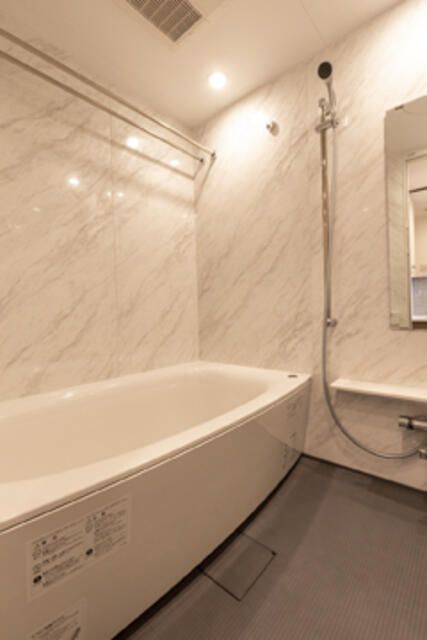 バス・シャワールーム　ゆったり過ごせるお風呂です