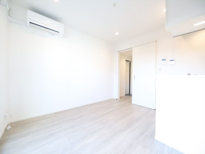 その他　ＬＤＫ8帖　システムキッチン　エアコン完備　同仕様写真