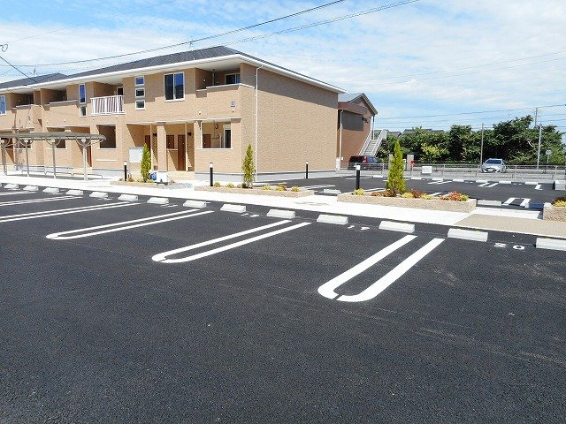 駐車場　駐車場に車を止められます
