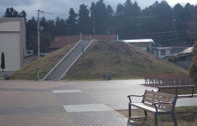 コンビニ　ファミリーマート八戸廿六日町店（コンビニ）まで350m