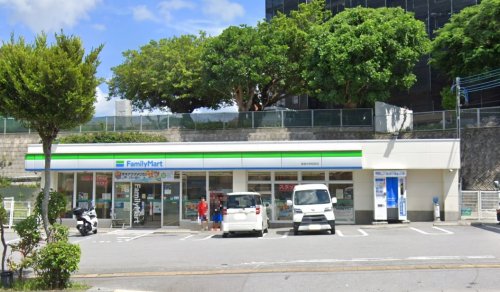 コンビニ　ファミリーマート 寄宮中学校前店（コンビニ）まで363m