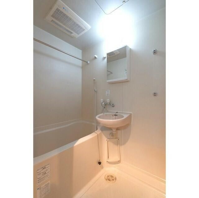 バス・シャワールーム　※別部屋参考写真