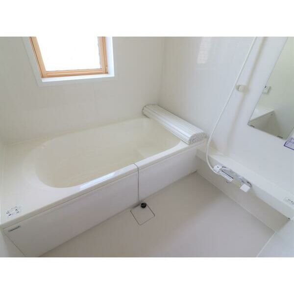 バス・シャワールーム　採光あり明るいキッチンです！