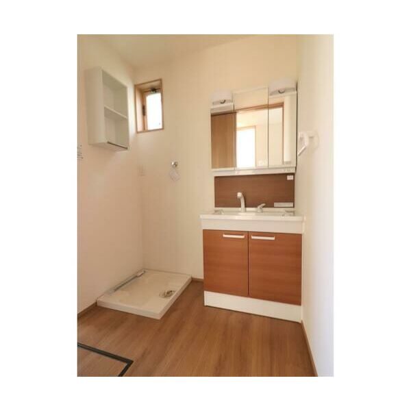 洗面設備　洗面所内に室内洗濯機置場がついてます！