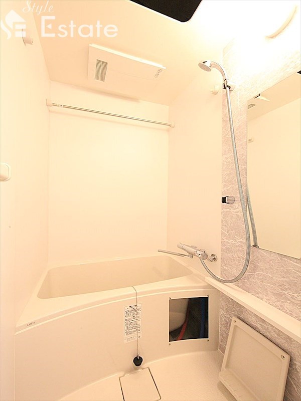 バス・シャワールーム　バスルーム