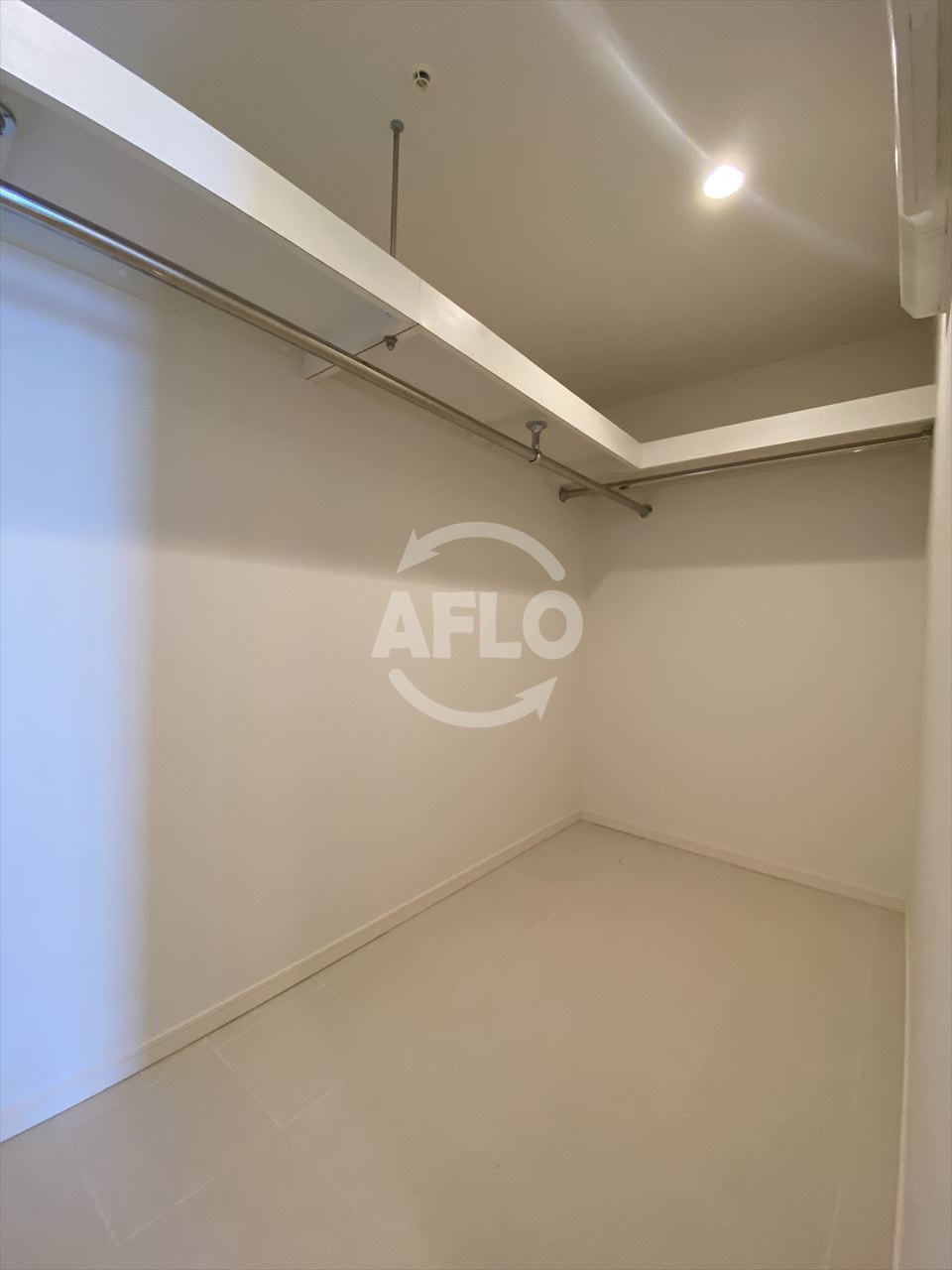 収納　本町橋タワー　ウォークインクローゼット