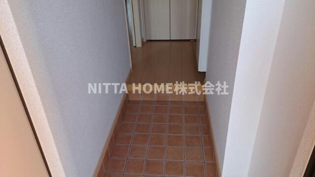 玄関　十分なスペースの玄関です◆