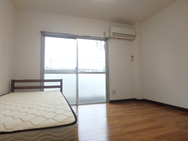 居室・リビング　ベッドはついていません。