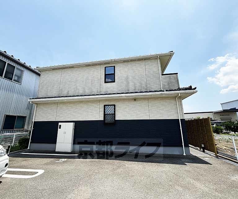 建物外観　オートロック付きです。