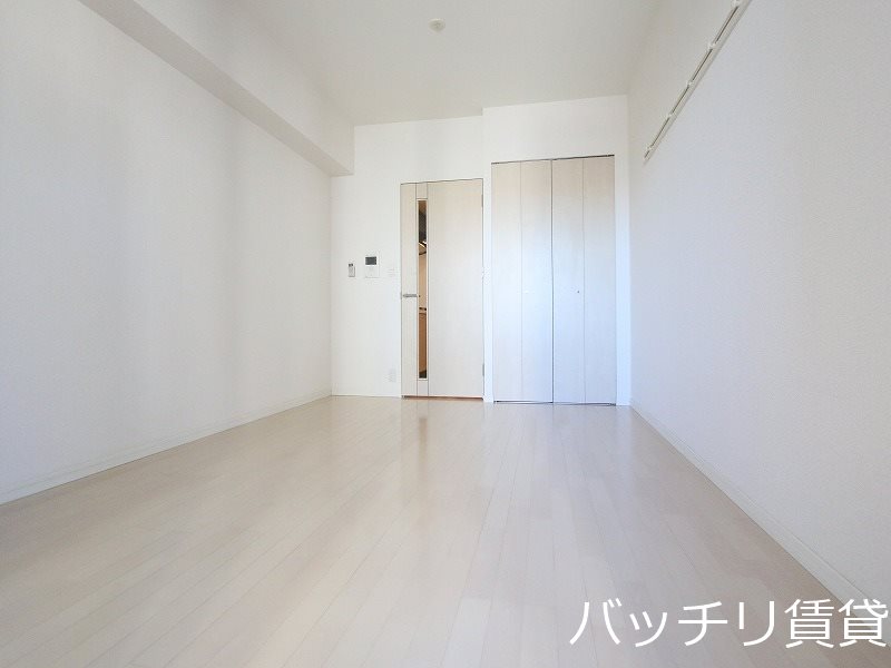 居室・リビング　別号室タイプの為、現状を優先します