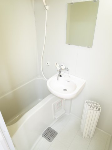 バス・シャワールーム　１日の疲れを癒しましょう☆