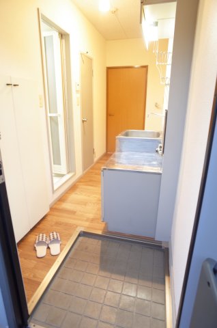 玄関　玄関先からお部屋が丸見えにならないのも好き！