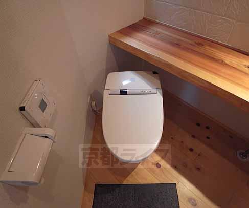 トイレ　清潔感溢れるトイレ・