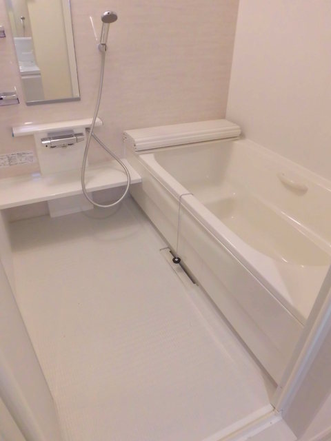 バス・シャワールーム　浴室追いだき機能付