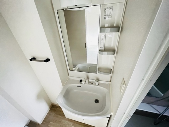 洗面設備　※別部屋の写真です